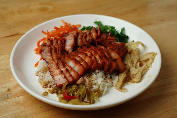 What innovations are transforming the UK financial technology sector?